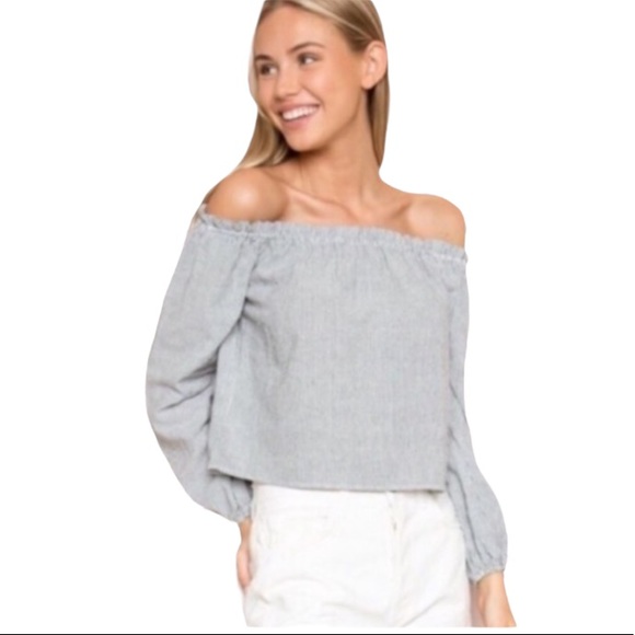 Brandy Melville Tops - Brandy Melville off the shoulder top